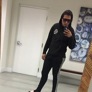 Meet your Posher, Jonathan